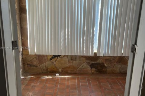 Casa en alquiler en Miami Beach, Florida, 2 dormitorios, 100.15 m2 № 2153305 - foto 3