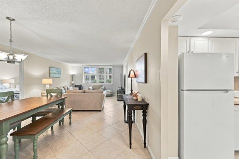 Condo in Lauderdale-by-the-Sea, Florida, 2 bedrooms № 2412808