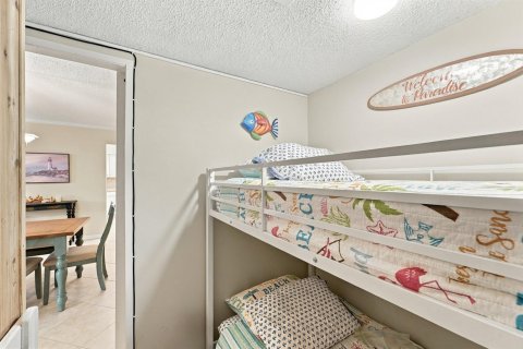 Condo in Lauderdale-by-the-Sea, Florida, 2 bedrooms № 2412808 - photo 15