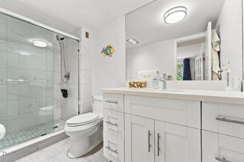 Condo in Lauderdale-by-the-Sea, Florida, 2 bedrooms № 2412808 - photo 13