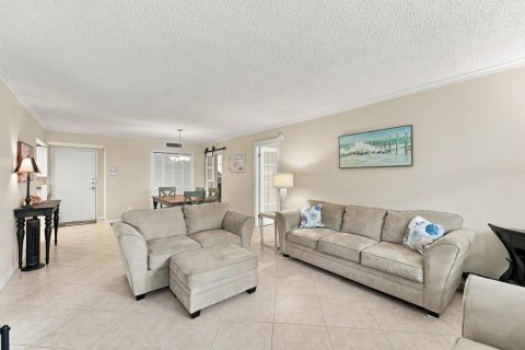 Condo in Lauderdale-by-the-Sea, Florida, 2 bedrooms № 2412808 - photo 4
