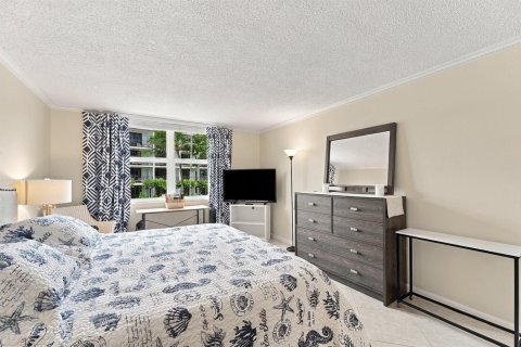 Condo in Lauderdale-by-the-Sea, Florida, 2 bedrooms № 2412808 - photo 10