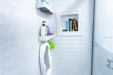 Купить кондоминиум в Хейнс-Сити, Флорида 6 комнат, 144.93м2, № 1538089 - фото 19