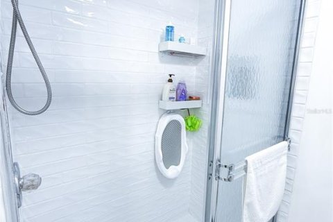 Купить кондоминиум в Хейнс-Сити, Флорида 6 комнат, 144.93м2, № 1538089 - фото 20