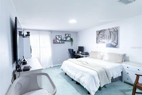 Купить кондоминиум в Хейнс-Сити, Флорида 6 комнат, 144.93м2, № 1538089 - фото 15