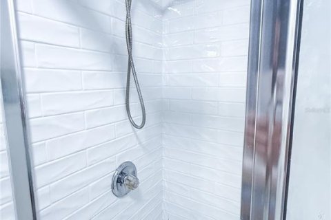 Купить кондоминиум в Хейнс-Сити, Флорида 6 комнат, 144.93м2, № 1538089 - фото 22
