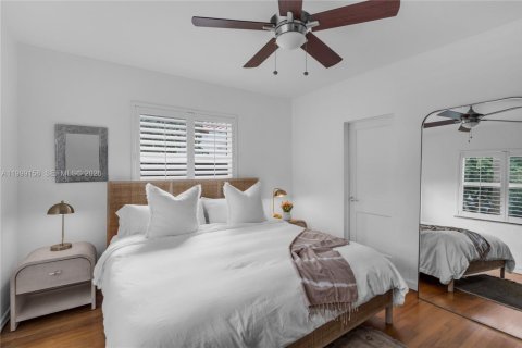 House in Miami, Florida 3 bedrooms, 213.86 sq.m. № 2067450 - photo 24