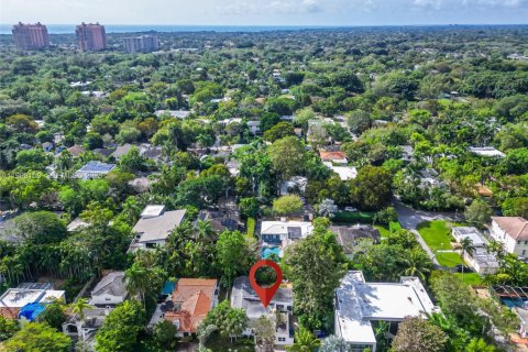 House in Miami, Florida 3 bedrooms, 213.86 sq.m. № 2067450 - photo 30