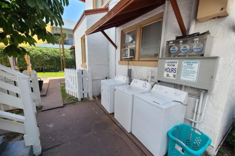Купить коммерческую недвижимость в Майами-Бич, Флорида 332.68м2, № 1704102 - фото 19