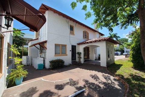 Купить коммерческую недвижимость в Майами-Бич, Флорида 332.68м2, № 1704102 - фото 14