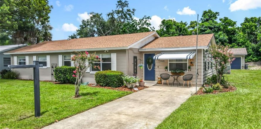 House in Longwood, Florida 3 bedrooms, 129.97 sq.m. № 1879150