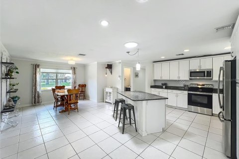 House in Longwood, Florida 3 bedrooms, 129.97 sq.m. № 1879150 - photo 12
