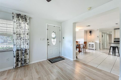 House in Longwood, Florida 3 bedrooms, 129.97 sq.m. № 1879150 - photo 3