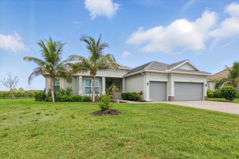 House in Port Charlotte, Florida 4 bedrooms, 219.34 sq.m. № 1786428 - photo 8