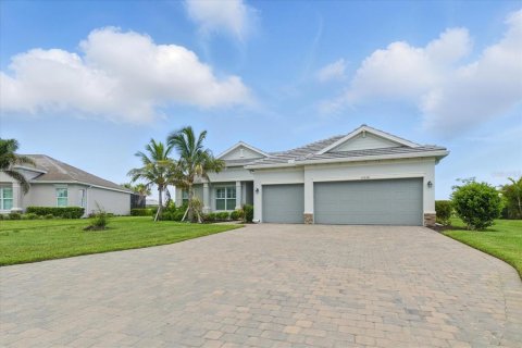House in Port Charlotte, Florida 4 bedrooms, 219.34 sq.m. № 1786428 - photo 7