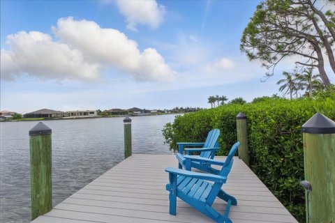 House in Port Charlotte, Florida 4 bedrooms, 219.34 sq.m. № 1786428 - photo 6