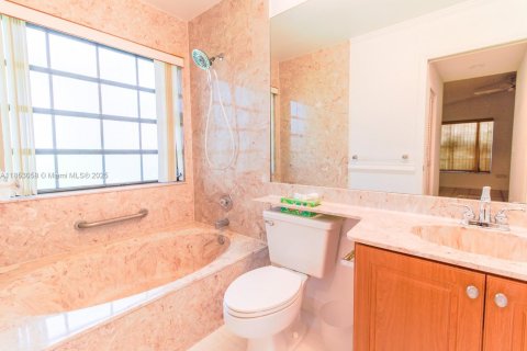 House in Delray Beach, Florida 3 bedrooms, 144.37 sq.m. № 1875744 - photo 6
