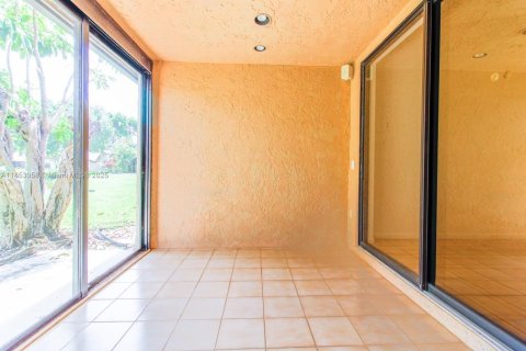 House in Delray Beach, Florida 3 bedrooms, 144.37 sq.m. № 1875744 - photo 24