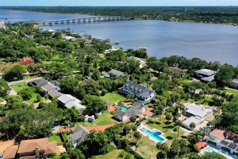 House in Ormond Beach, Florida 6 bedrooms, 876.63 sq.m. № 1620128 - photo 8