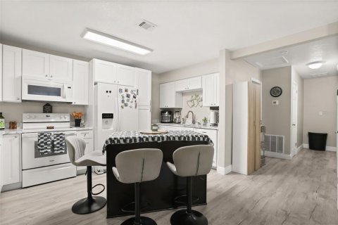 Villa ou maison à vendre à Orlando, Floride: 3 chambres, 118.82 m2 № 2400445 - photo 8