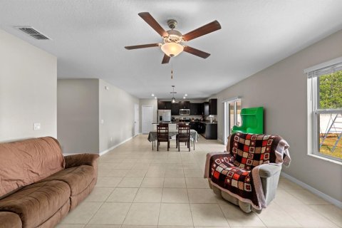House in Riverview, Florida 4 bedrooms, 244.61 sq.m. № 1675528 - photo 12