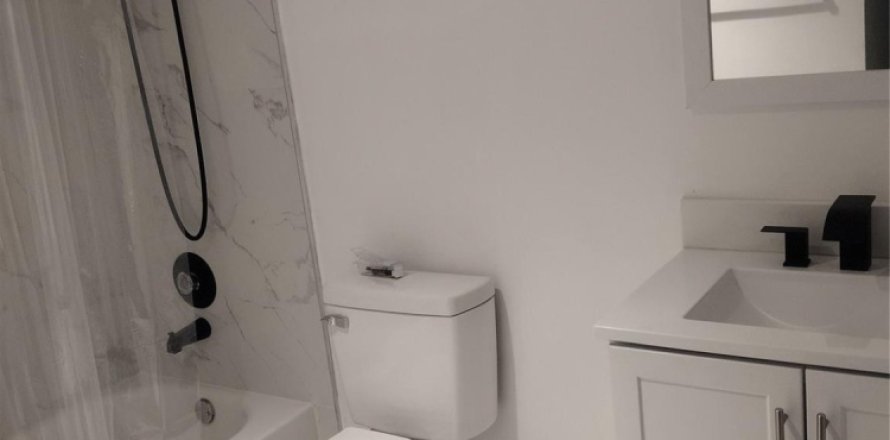 Condominio en Lauderhill, Florida, 2 dormitorios  № 1129236