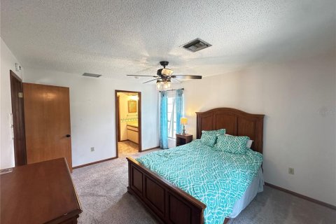 Villa ou maison à louer à Fruitland Park, Floride: 2 chambres, 147.16 m2 № 2413973 - photo 7