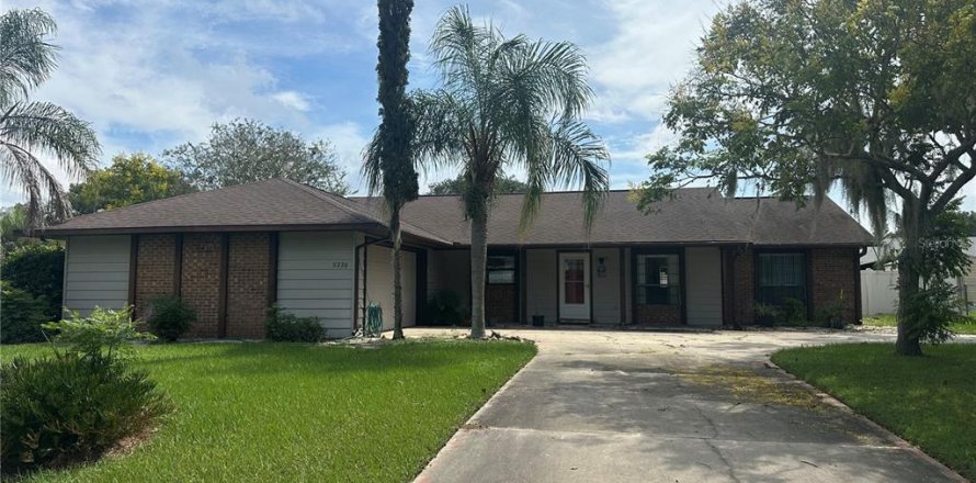 Villa ou maison à Fruitland Park, Floride 2 chambres, 147.16 m2 № 2413973