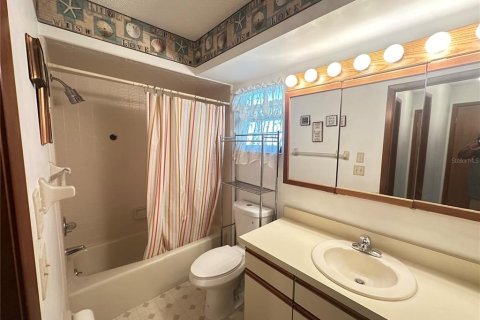 Villa ou maison à louer à Fruitland Park, Floride: 2 chambres, 147.16 m2 № 2413973 - photo 9