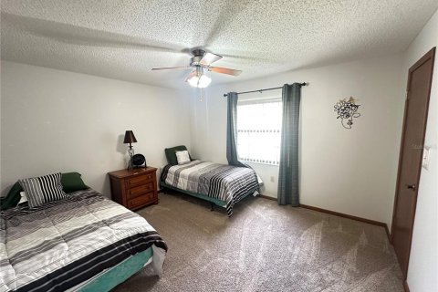 Villa ou maison à louer à Fruitland Park, Floride: 2 chambres, 147.16 m2 № 2413973 - photo 8