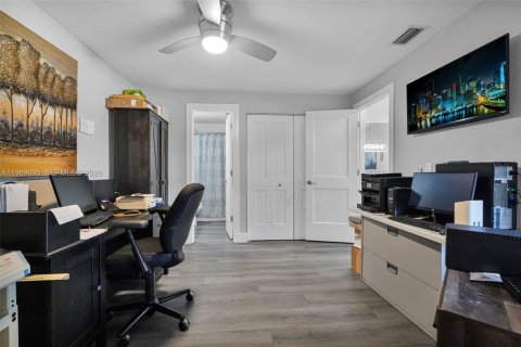 Townhouse in Miami, Florida 3 bedrooms, 116.41 sq.m. № 2029993 - photo 10