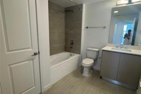 Appartement à louer à Orlando, Floride: 2 chambres, 95.04 m2 № 2425330 - photo 16