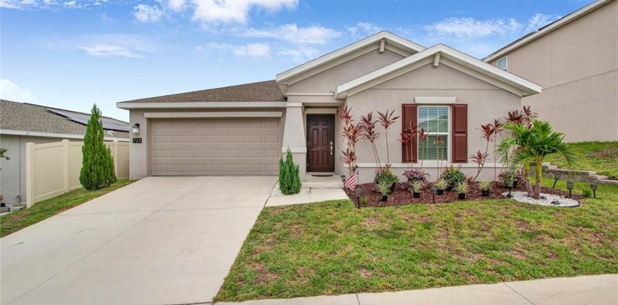 House in Davenport, Florida 3 bedrooms, 144.93 sq.m. № 1773803