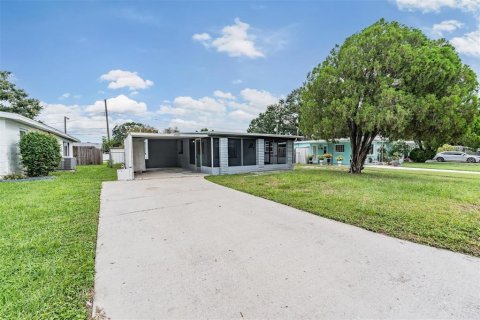 House in Largo, Florida 3 bedrooms, 62.34 sq.m. № 1902440 - photo 27