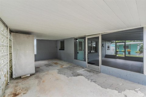 House in Largo, Florida 3 bedrooms, 62.34 sq.m. № 1902440 - photo 20