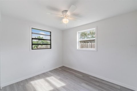 House in Largo, Florida 3 bedrooms, 62.34 sq.m. № 1902440 - photo 13