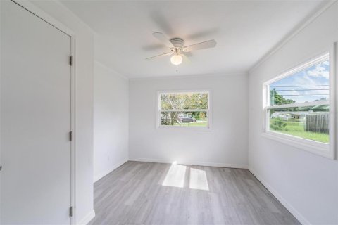 House in Largo, Florida 3 bedrooms, 62.34 sq.m. № 1902440 - photo 11