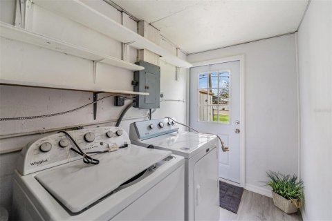 House in Largo, Florida 3 bedrooms, 62.34 sq.m. № 1902440 - photo 16