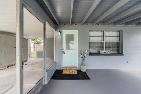 House in Largo, Florida 3 bedrooms, 62.34 sq.m. № 1902440 - photo 17