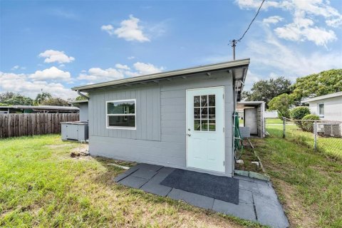 House in Largo, Florida 3 bedrooms, 62.34 sq.m. № 1902440 - photo 21