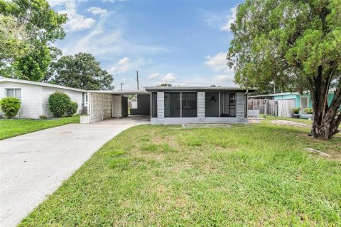 House in Largo, Florida 3 bedrooms, 62.34 sq.m. № 1902440 - photo 1