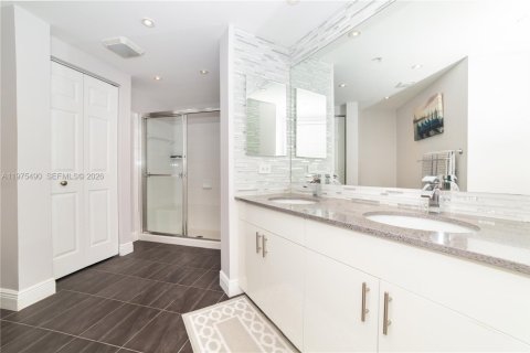 Condominio en venta en Sunny Isles Beach, Florida, 2 dormitorios, 95.13 m2 № 2040454 - foto 22