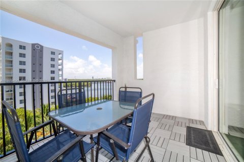 Condominio en venta en Sunny Isles Beach, Florida, 2 dormitorios, 95.13 m2 № 2040454 - foto 28