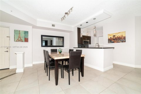 Condominio en venta en Sunny Isles Beach, Florida, 2 dormitorios, 95.13 m2 № 2040454 - foto 11