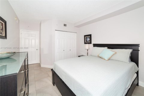 Condominio en venta en Sunny Isles Beach, Florida, 2 dormitorios, 95.13 m2 № 2040454 - foto 4