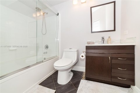 Condominio en venta en Sunny Isles Beach, Florida, 2 dormitorios, 95.13 m2 № 2040454 - foto 25