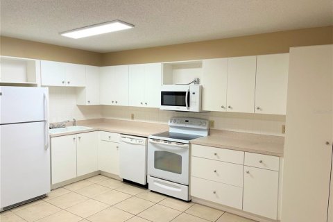 Apartment in New Smyrna Beach, Florida 2 bedrooms, 92.9 sq.m. № 1913008 - photo 2