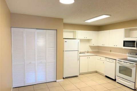 Apartment in New Smyrna Beach, Florida 2 bedrooms, 92.9 sq.m. № 1913008 - photo 3
