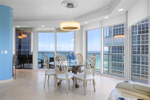 Condominio en venta en Hollywood, Florida, 3 dormitorios, 193.05 m2 № 1790670 - foto 10