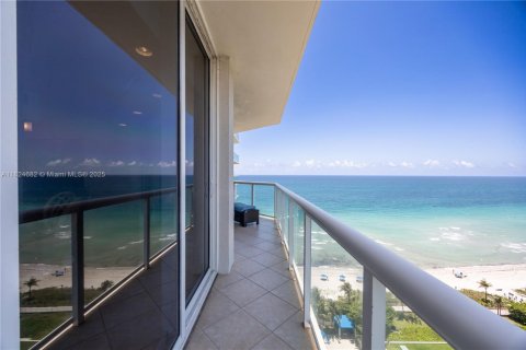Condominio en venta en Hollywood, Florida, 3 dormitorios, 193.05 m2 № 1790670 - foto 4